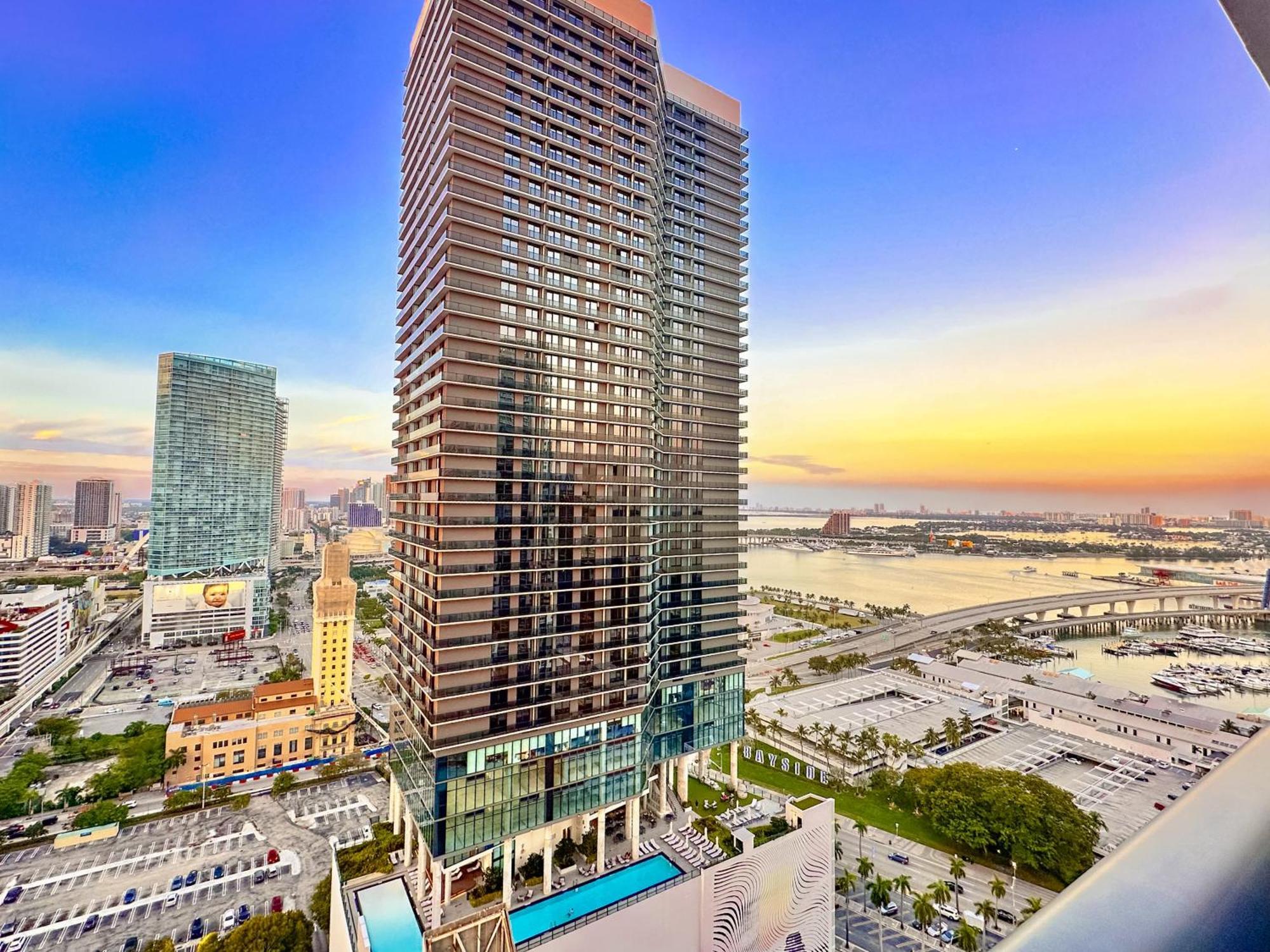 マイアミLuxury Loft - Free Parking - Ocean View - Brickell Downtownアパートメント エクステリア 写真