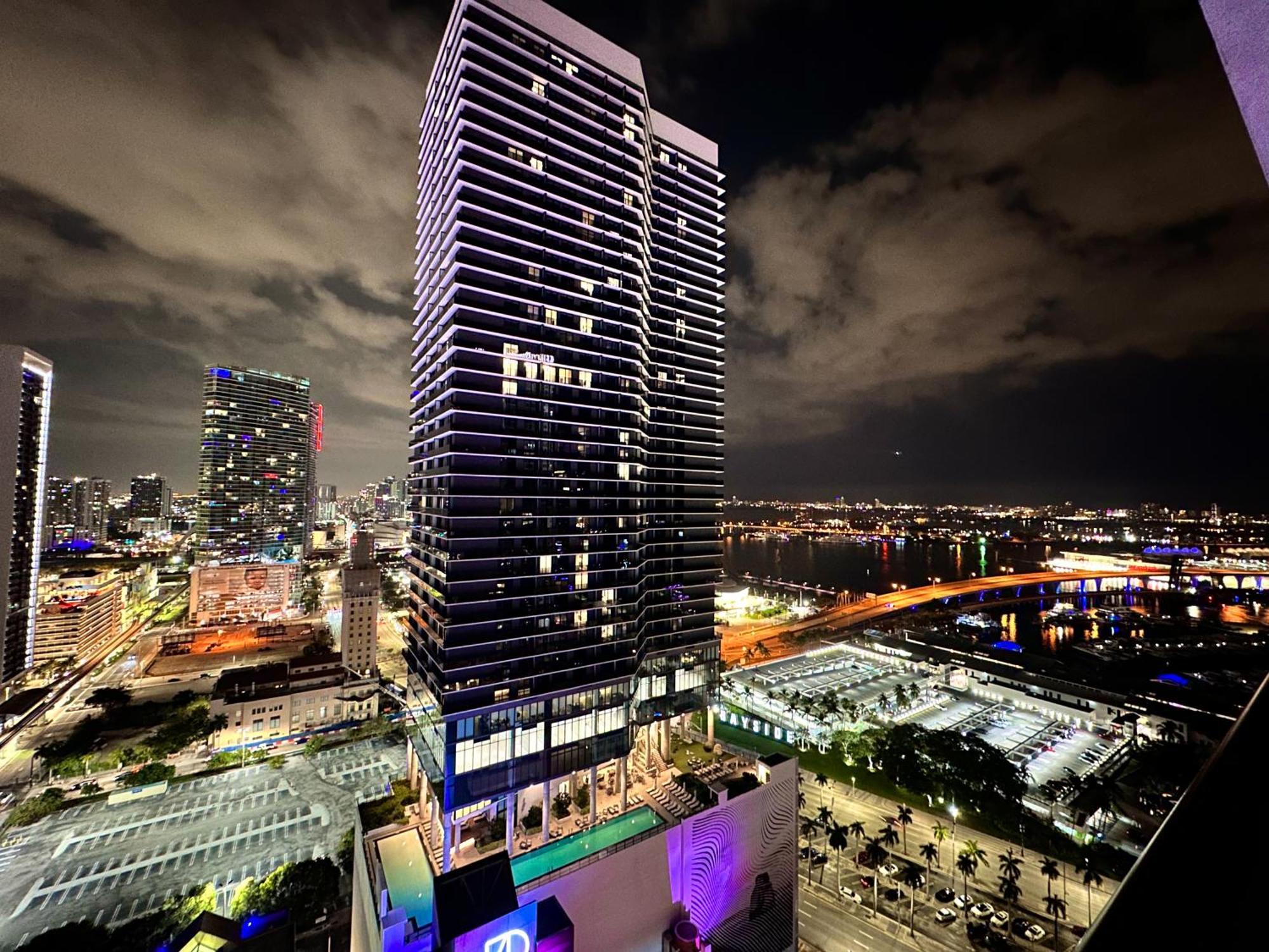 マイアミLuxury Loft - Free Parking - Ocean View - Brickell Downtownアパートメント エクステリア 写真